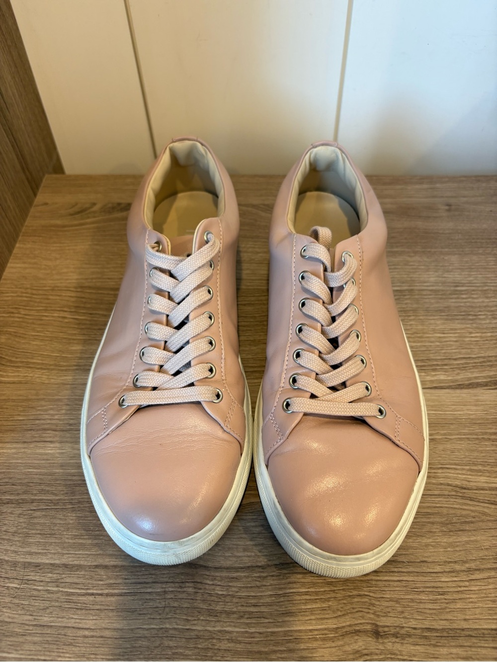 Thursday Boots women’s premier low top in blush size 9.5 - Picture 2 of 7